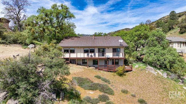 25900 Columbia Way, Tehachapi, CA 93561