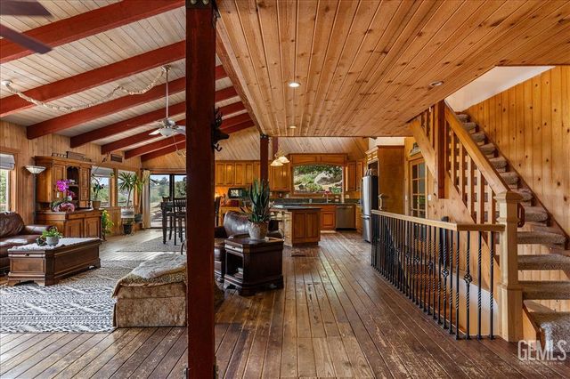 25900 Columbia Way, Tehachapi, CA 93561