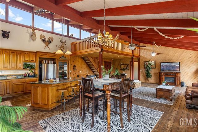 25900 Columbia Way, Tehachapi, CA 93561