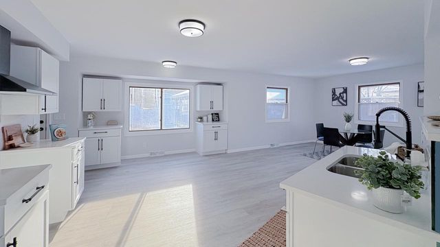 10431 W Sylvia STREET, Milwaukee, WI 53224