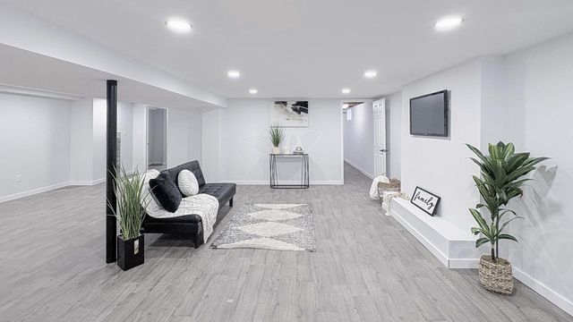 10431 W Sylvia STREET, Milwaukee, WI 53224