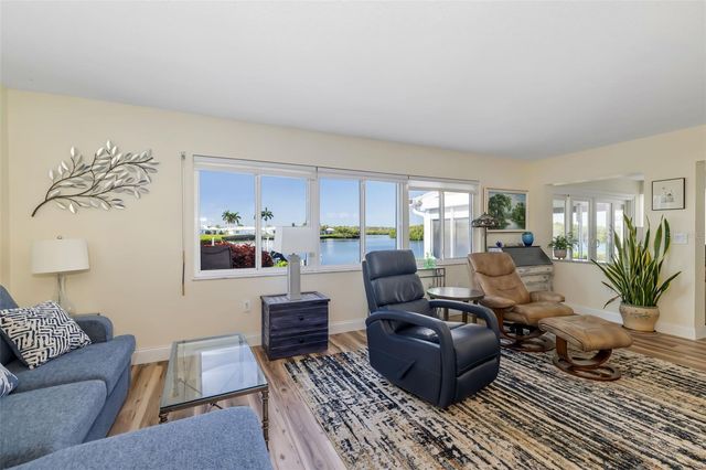 3910 JOYCE DRIVE, Bradenton, FL 34208