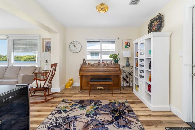 3910 JOYCE DRIVE, Bradenton, FL 34208