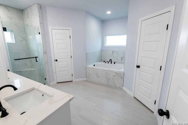105 Merion Lane, La Vernia, TX 78121