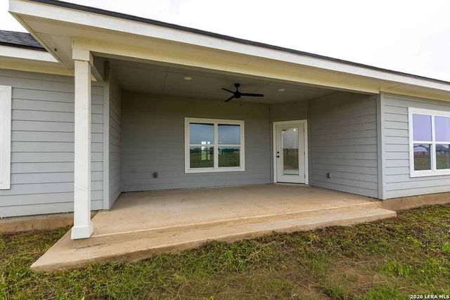 105 Merion Lane, La Vernia, TX 78121