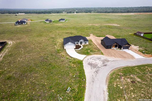 105 Merion Lane, La Vernia, TX 78121