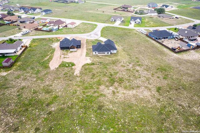 105 Merion Lane, La Vernia, TX 78121