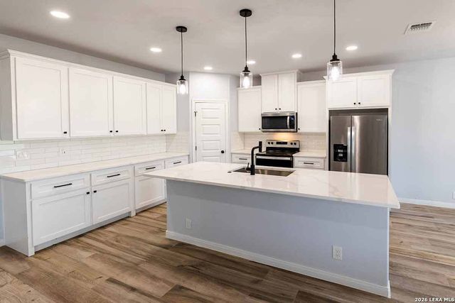 105 Merion Lane, La Vernia, TX 78121