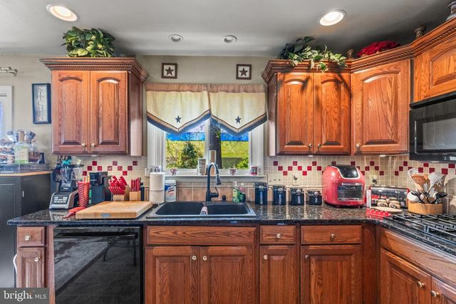 210 MELVALE RD, Dallastown, PA 17313