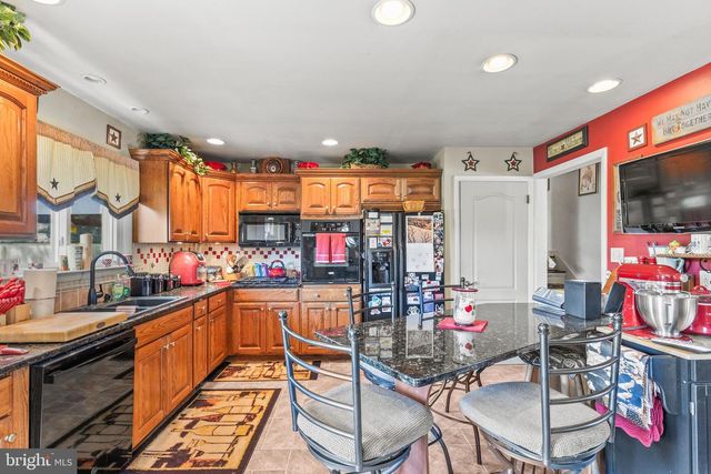 210 MELVALE RD, Dallastown, PA 17313