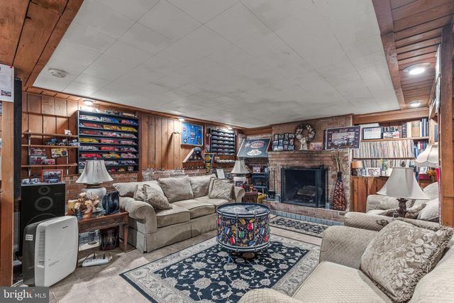 210 MELVALE RD, Dallastown, PA 17313
