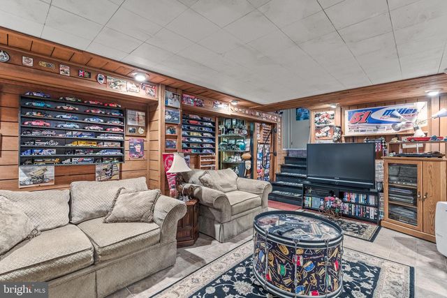 210 MELVALE RD, Dallastown, PA 17313