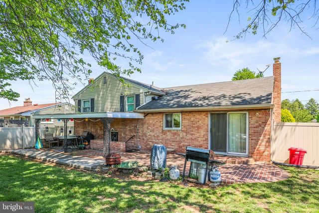 210 MELVALE RD, Dallastown, PA 17313
