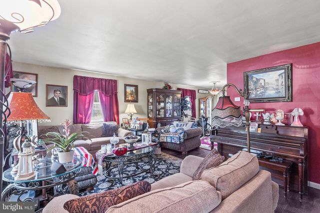210 MELVALE RD, Dallastown, PA 17313