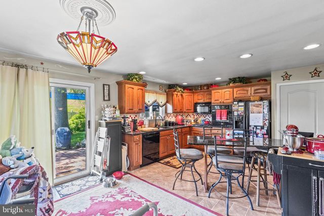 210 MELVALE RD, Dallastown, PA 17313