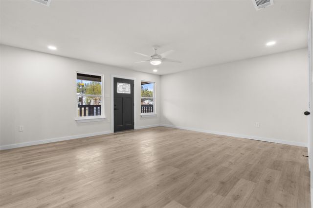 305 S Stillwell Boulevard, Dallas, TX 75211