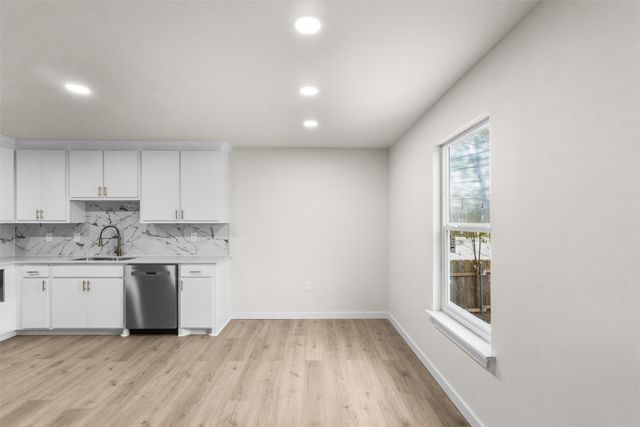 305 S Stillwell Boulevard, Dallas, TX 75211