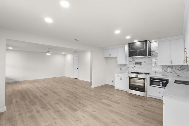 305 S Stillwell Boulevard, Dallas, TX 75211