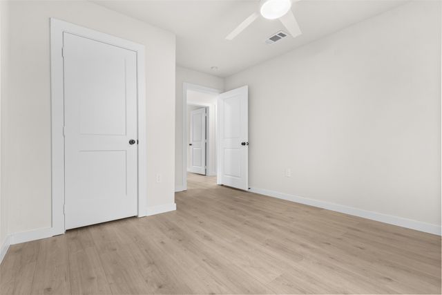 305 S Stillwell Boulevard, Dallas, TX 75211