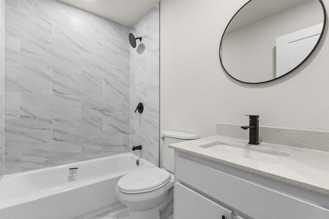 305 S Stillwell Boulevard, Dallas, TX 75211