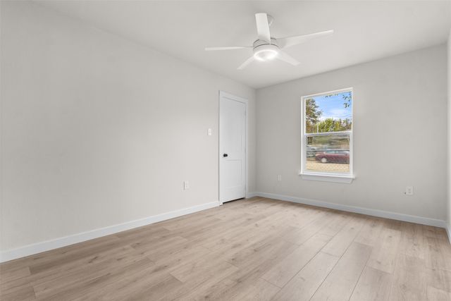 305 S Stillwell Boulevard, Dallas, TX 75211