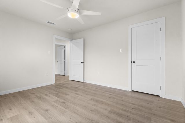 305 S Stillwell Boulevard, Dallas, TX 75211