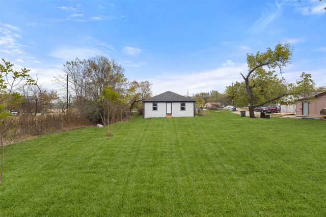 305 S Stillwell Boulevard, Dallas, TX 75211