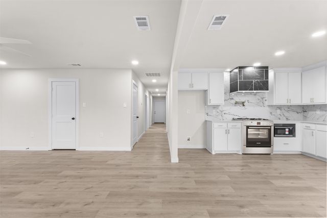 305 S Stillwell Boulevard, Dallas, TX 75211