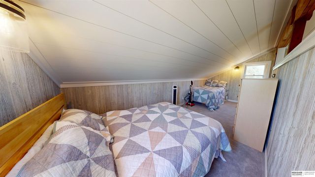 5 Beaver Island Road, Columbus, NE 68601