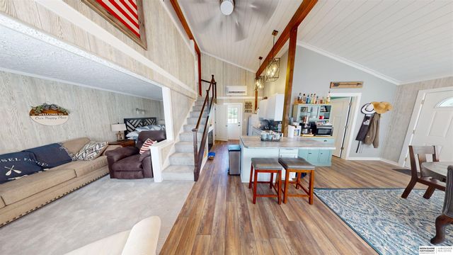 5 Beaver Island Road, Columbus, NE 68601
