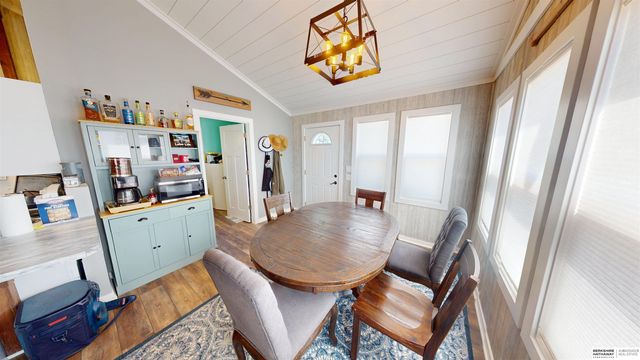 5 Beaver Island Road, Columbus, NE 68601