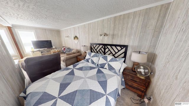 5 Beaver Island Road, Columbus, NE 68601