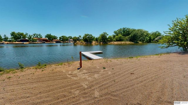5 Beaver Island Road, Columbus, NE 68601