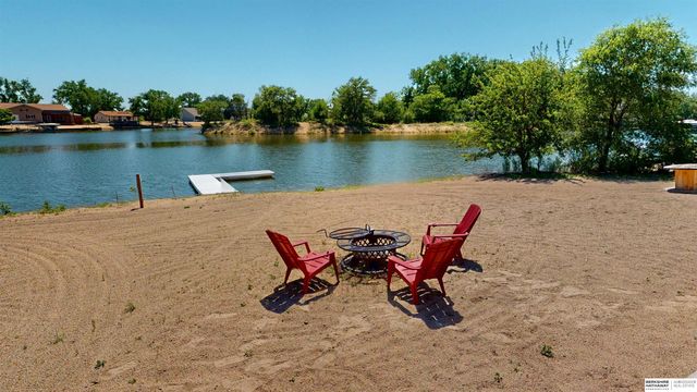5 Beaver Island Road, Columbus, NE 68601