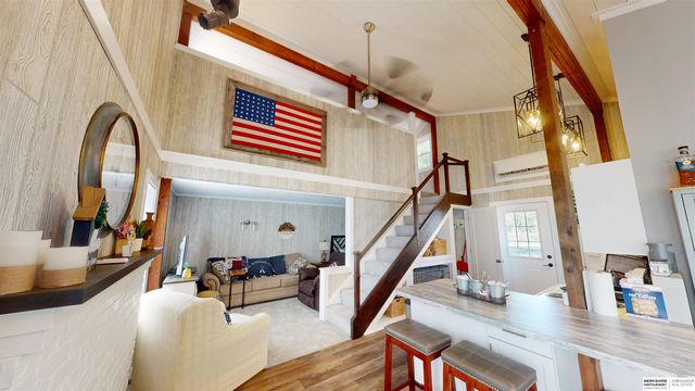 5 Beaver Island Road, Columbus, NE 68601