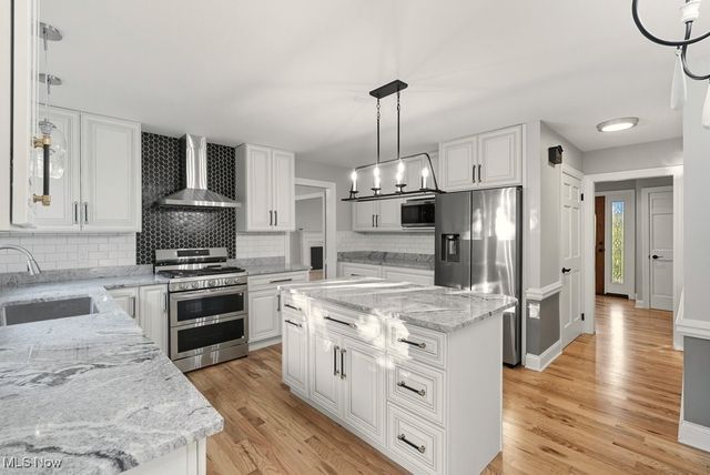 2097 Albertson, Cuyahoga Falls, OH 44223