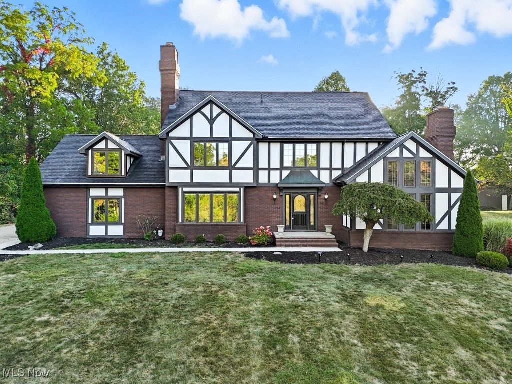 2097 Albertson, Cuyahoga Falls, OH 44223