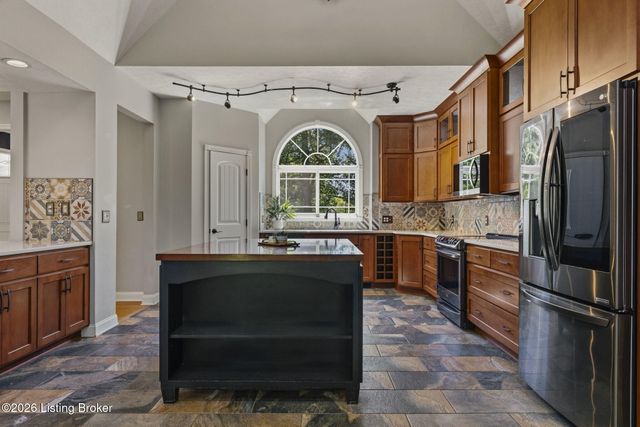 410 Chapparell Dr, Elizabethtown, KY 42701