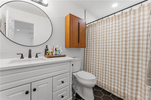 2722 N Stagecoach Drive, Fayetteville, AR 72703