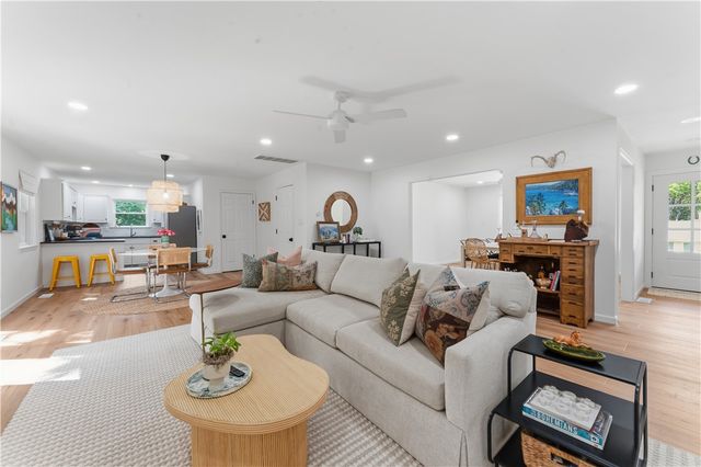 2722 N Stagecoach Drive, Fayetteville, AR 72703