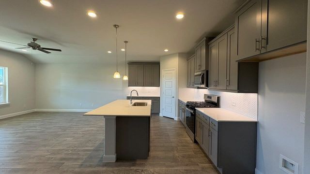 4207 CORNERSTONE Circle, Granbury, TX 76048