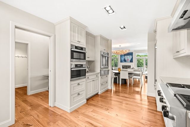 7 Wainwright Road 113, Winchester, MA 01890