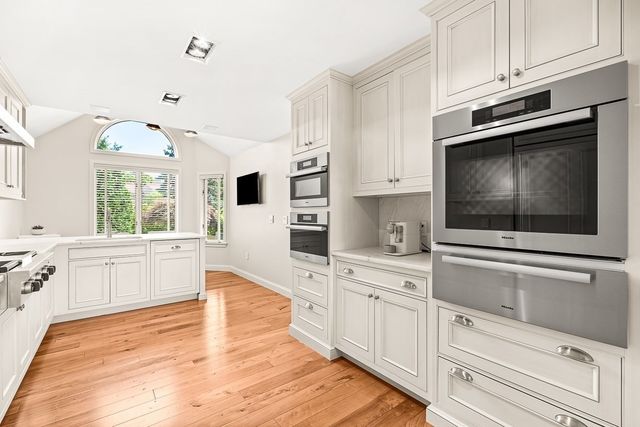 7 Wainwright Road 113, Winchester, MA 01890