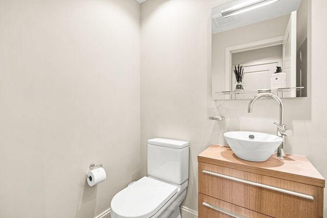 7 Wainwright Road 113, Winchester, MA 01890