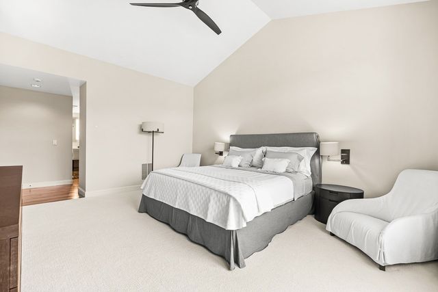 7 Wainwright Road 113, Winchester, MA 01890