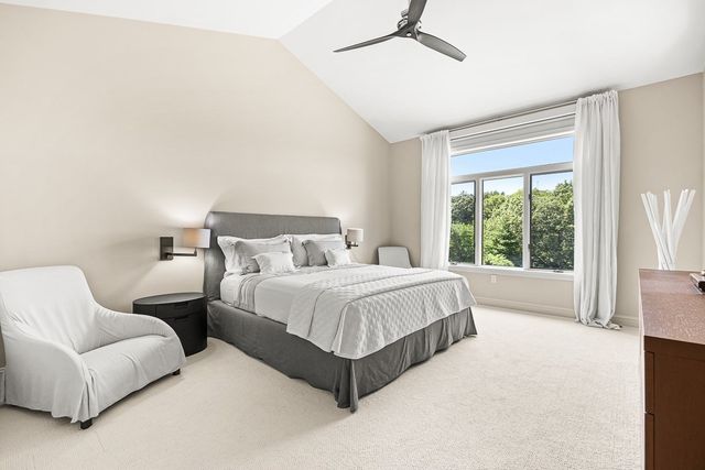 7 Wainwright Road 113, Winchester, MA 01890
