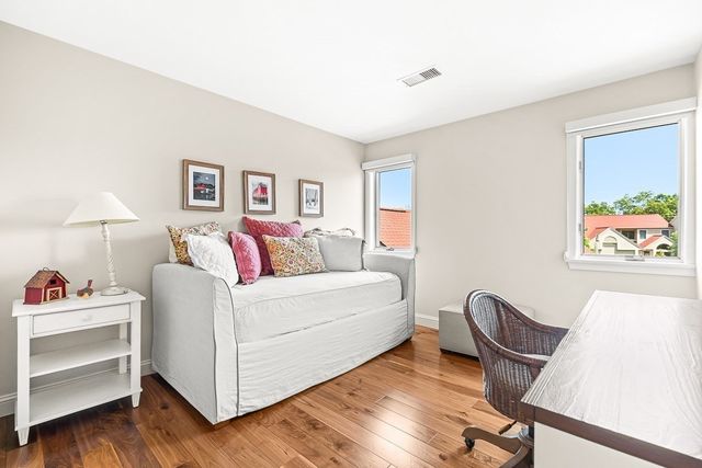 7 Wainwright Road 113, Winchester, MA 01890