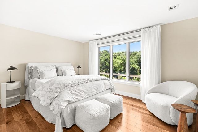 7 Wainwright Road 113, Winchester, MA 01890