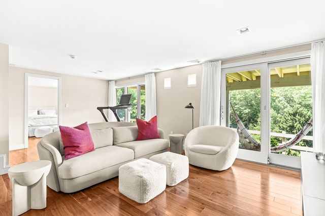 7 Wainwright Road 113, Winchester, MA 01890