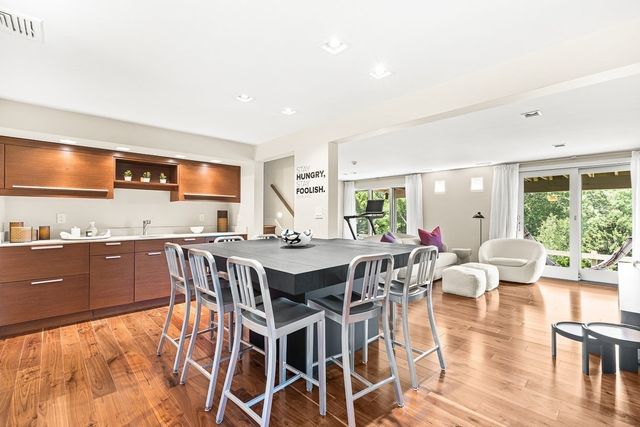7 Wainwright Road 113, Winchester, MA 01890